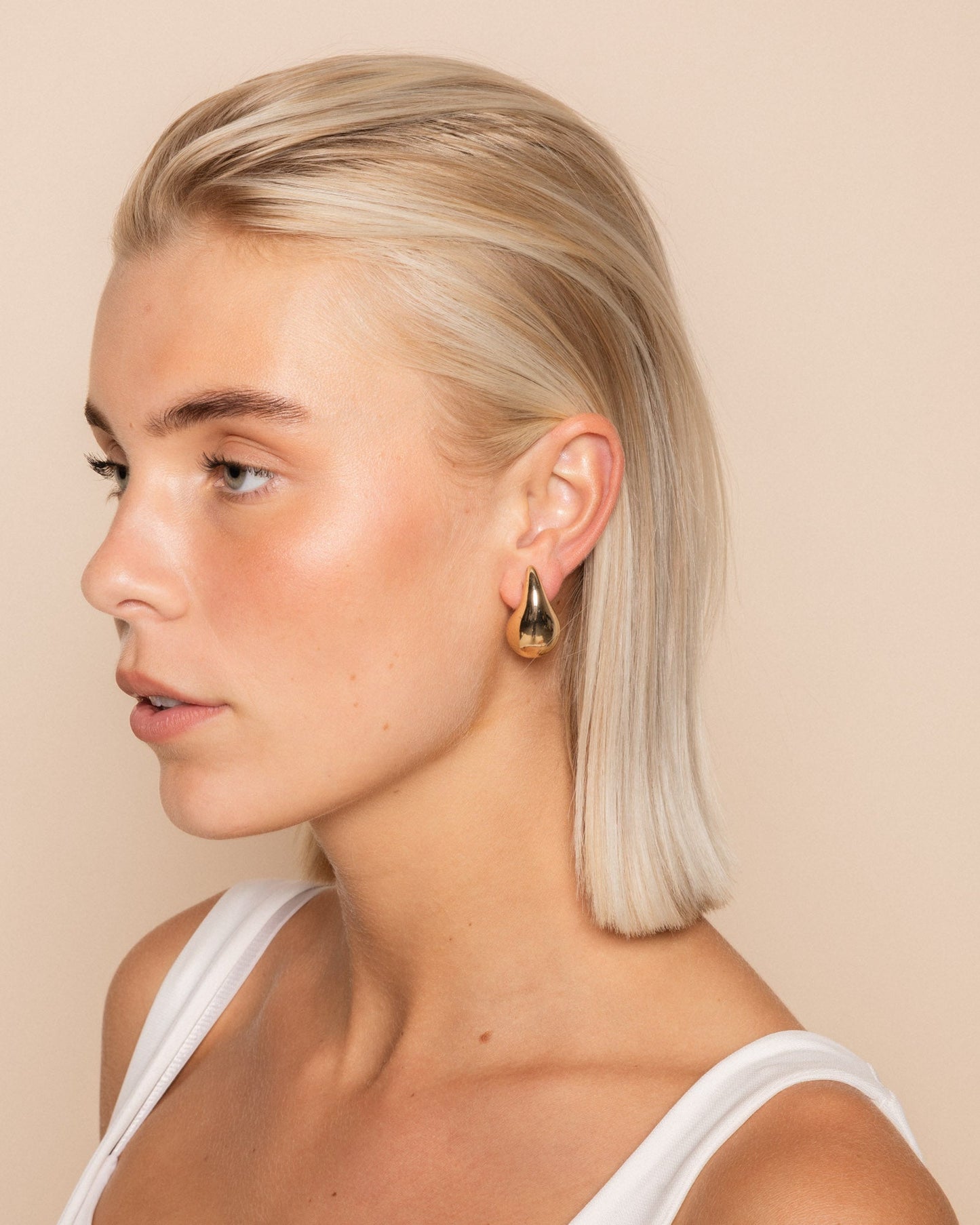 PENDIENTES GRANDES EN FORMA DE LÁGRIMA